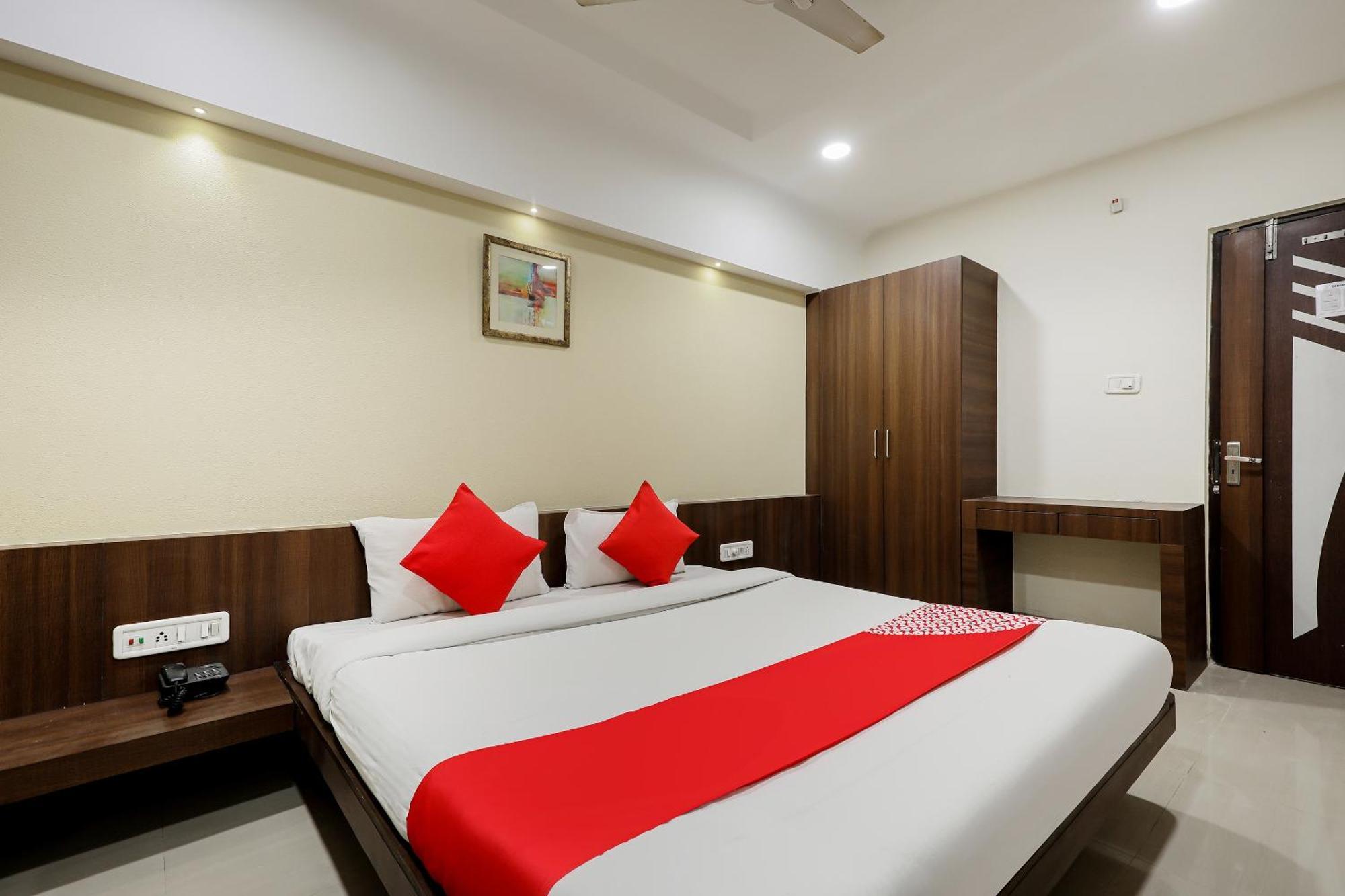 Oyo Hotel Relax 인도르 외부 사진